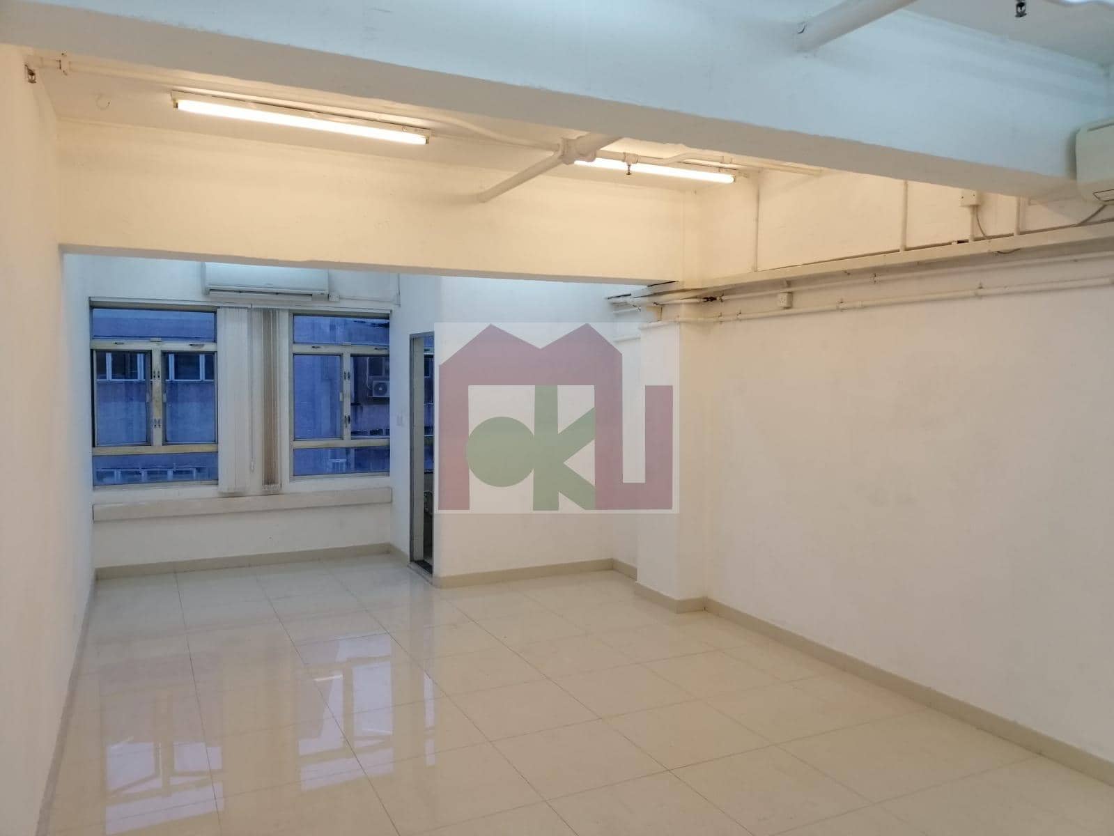 Kwun Tongの格安工商業ビル・レンタルスタジオ賃貸 - Kwun Tong Industrial Centre Block 1 650sq.ft. (物件番号:107001) | Moku Property
